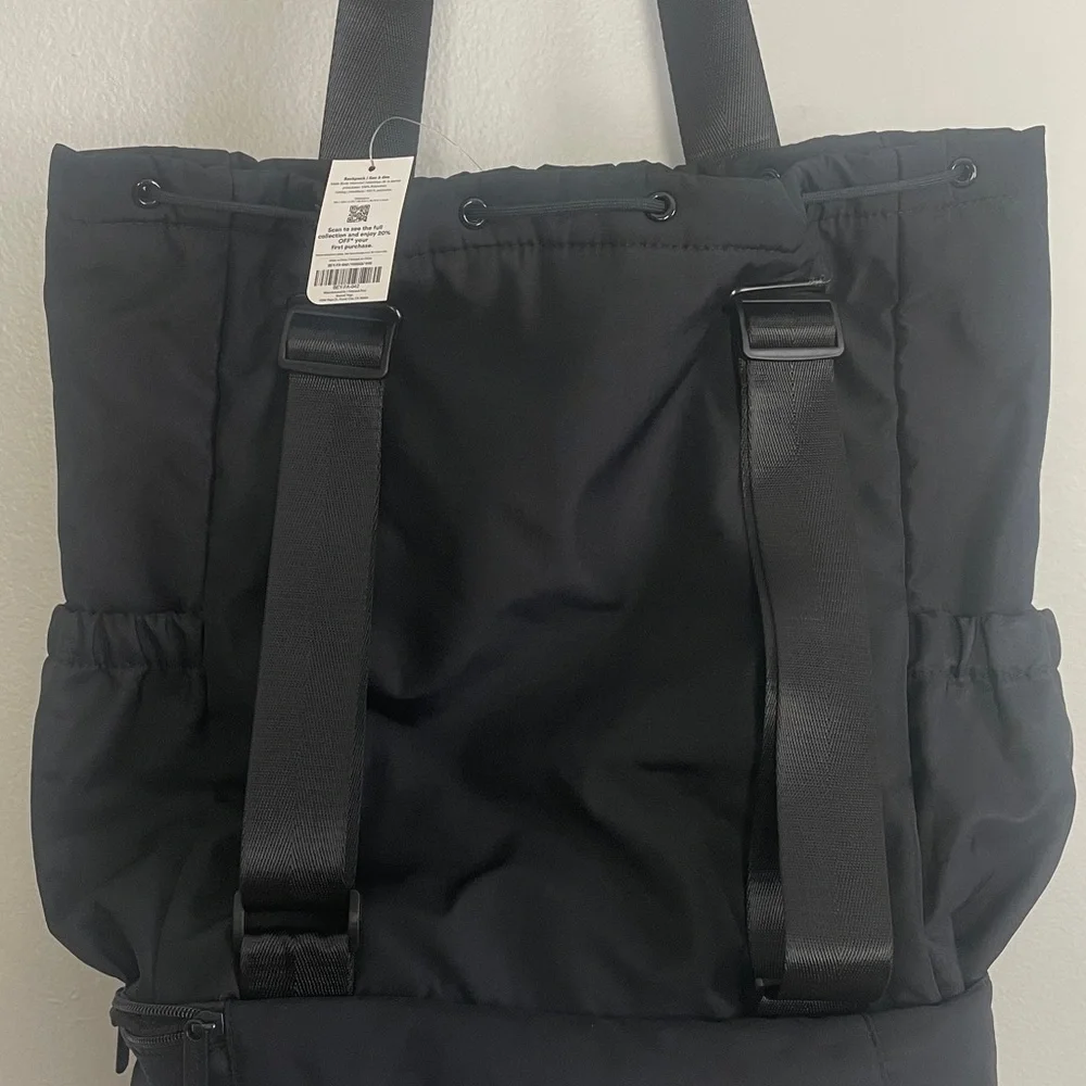 Beyond Yoga Black Convertible Drawstring Gym Bag Backpack
